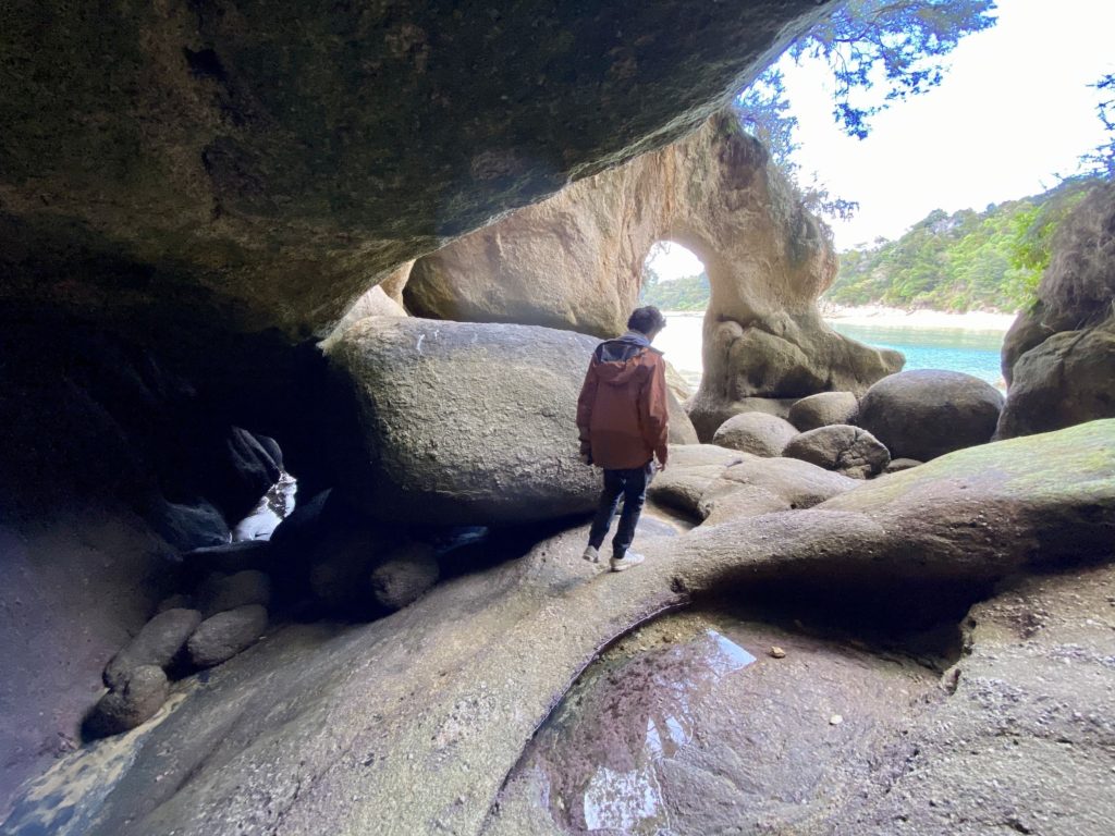 west coast day 1: ben walks in caves at split apple rock beach