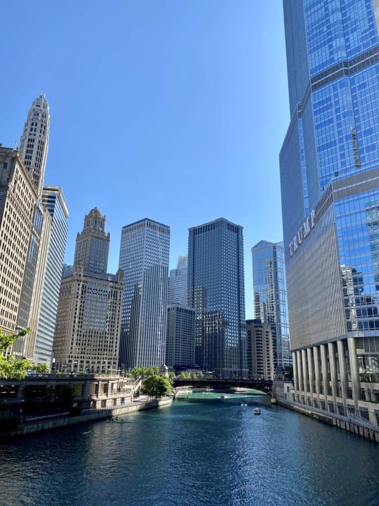 chicago summer activities: chicago river walk and buildings