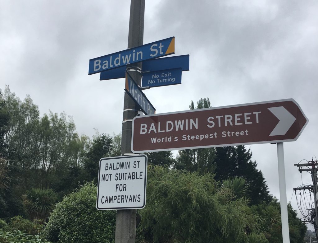 dunedin travel guide: baldwin street sign