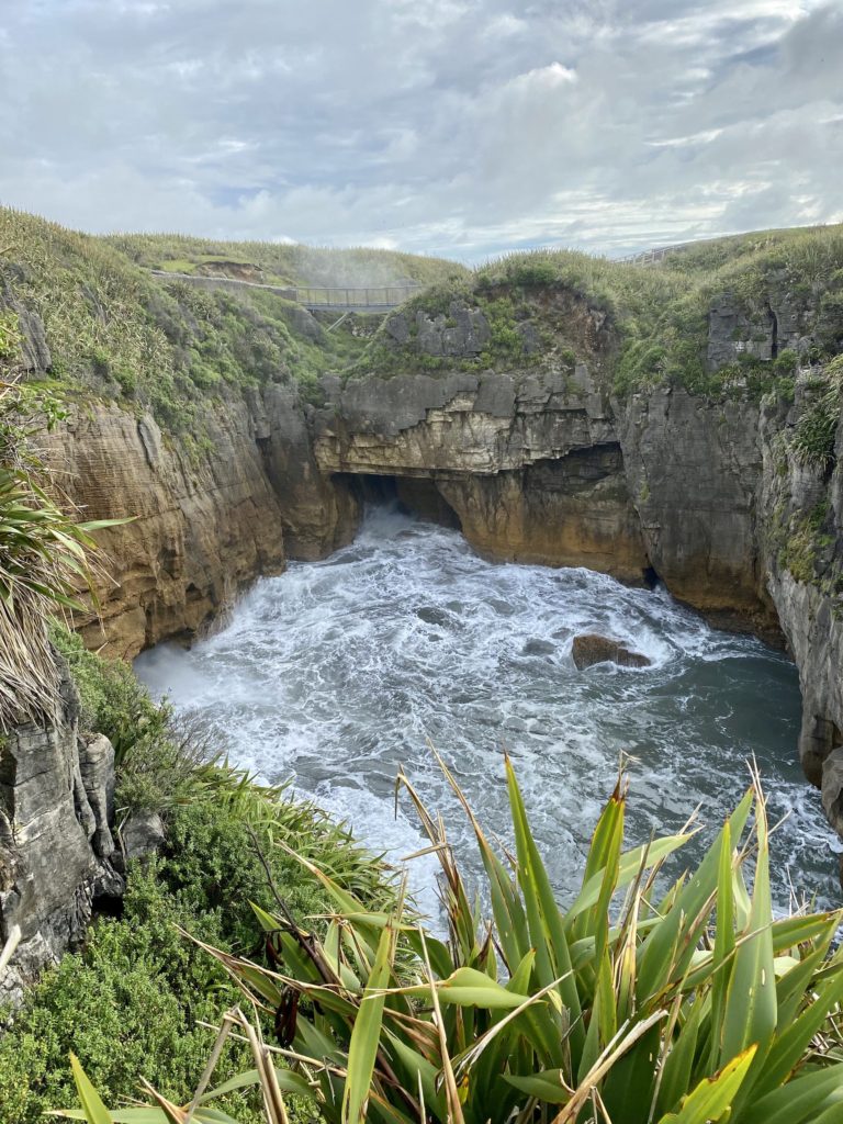 west coast new zealand itinerary: pancake rocks & blowholes