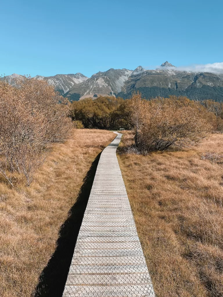 Best day hikes South Island New Zealand: Glenorchy Walkway, Otago