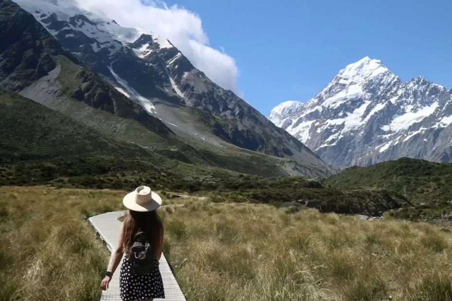 Travel in your 20s: Niki on the Hooker Valley Track, Aoraki Mount Cook National Park, South Island, New Zealand