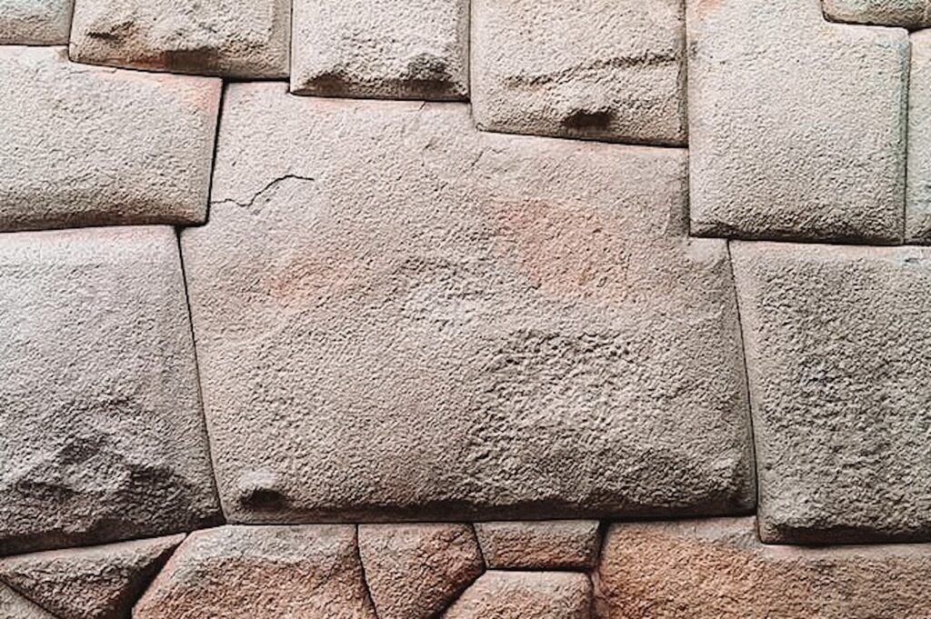 Twelve Angled Stone, Peru
